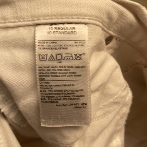 👖Old Navy White Mid-Rise Classic Jeans - Picture 5 of 5